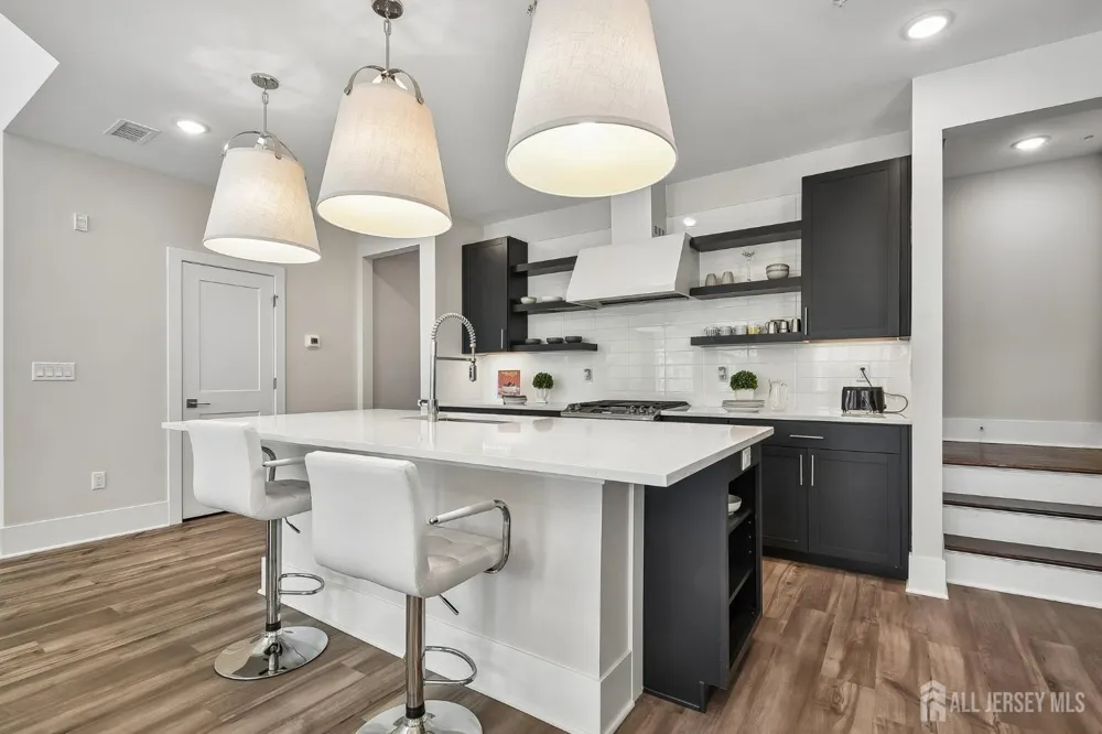 723 Station Road Dunellen, NJ 08812