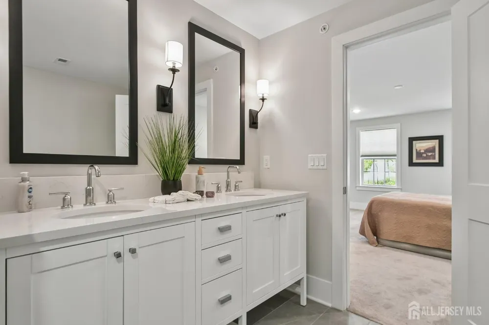 723 Station Road Dunellen, NJ 08812