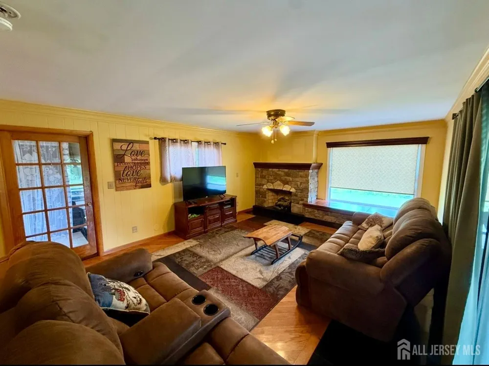 24 Beardslee Road Franklin Twsp, NJ 08844