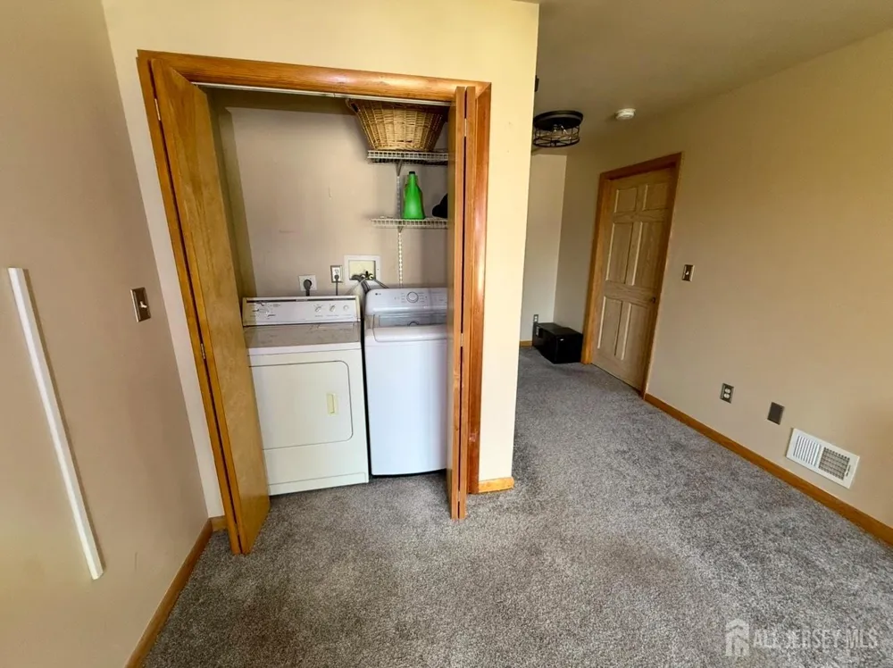 24 Beardslee Road Franklin Twsp, NJ 08844