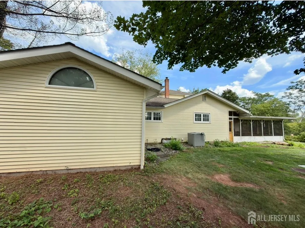 24 Beardslee Road Franklin Twsp, NJ 08844