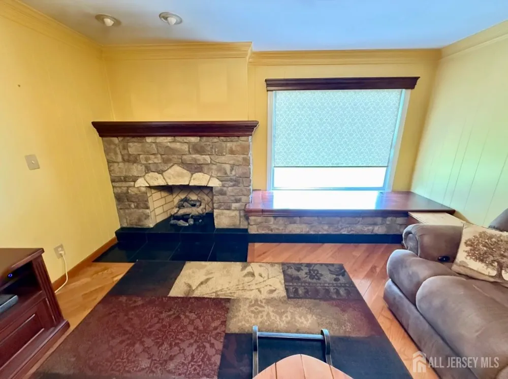 24 Beardslee Road Franklin Twsp, NJ 08844