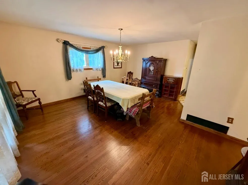 24 Beardslee Road Franklin Twsp, NJ 08844