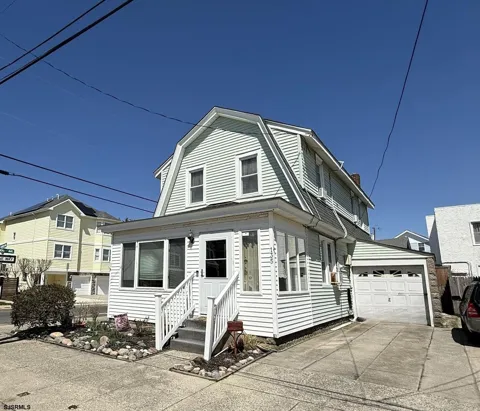 135 N Avolyn Ave