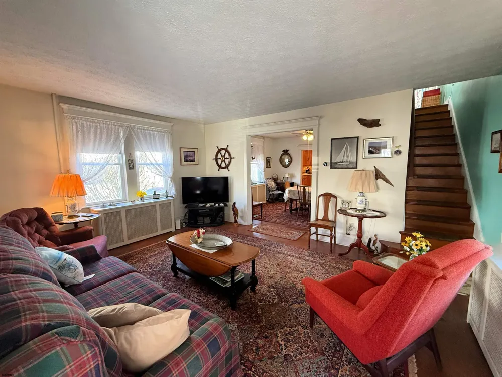 135 N Avolyn Ave Ventnor, NJ 08406