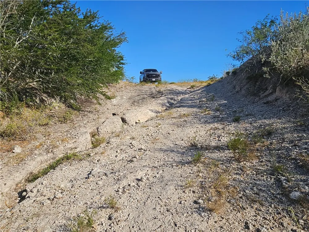 24024 441 CIRCLE Mathis, TX 78368