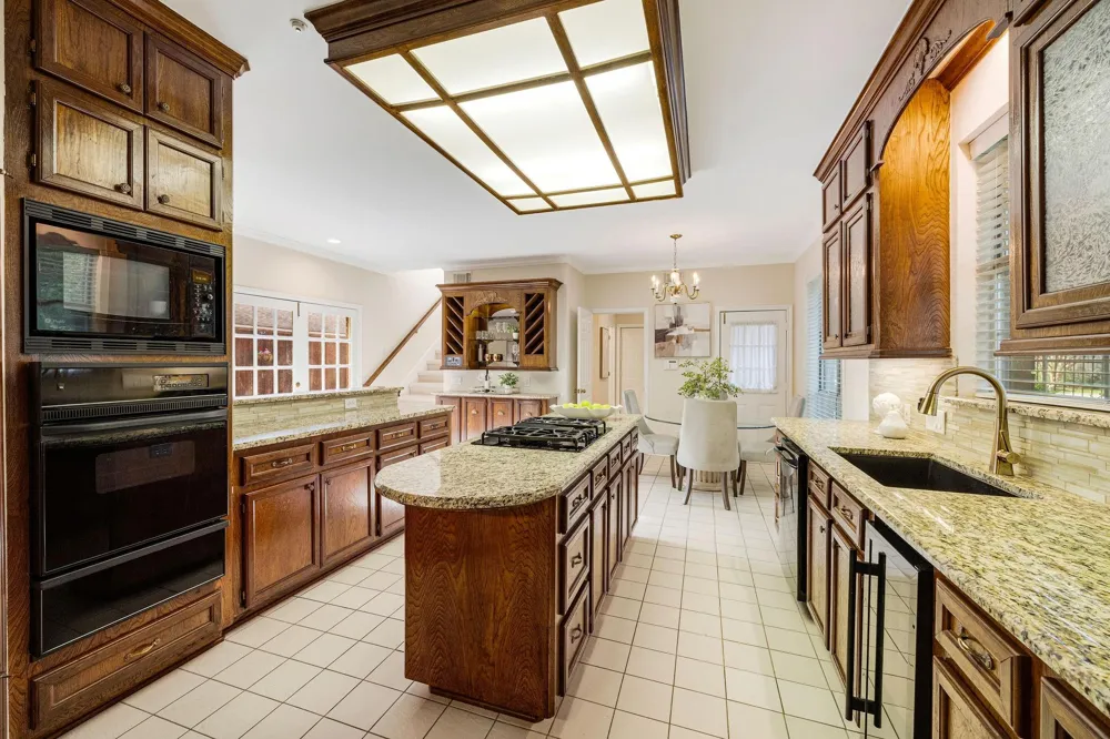 4900 Cedar Street Bellaire, TX 77401