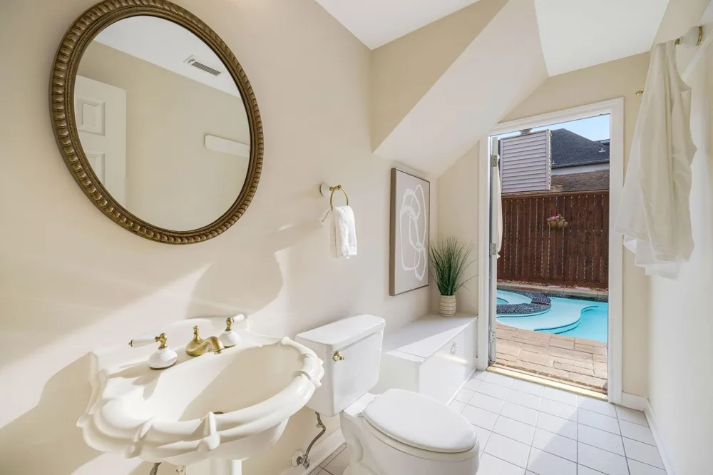 4900 Cedar Street Bellaire, TX 77401