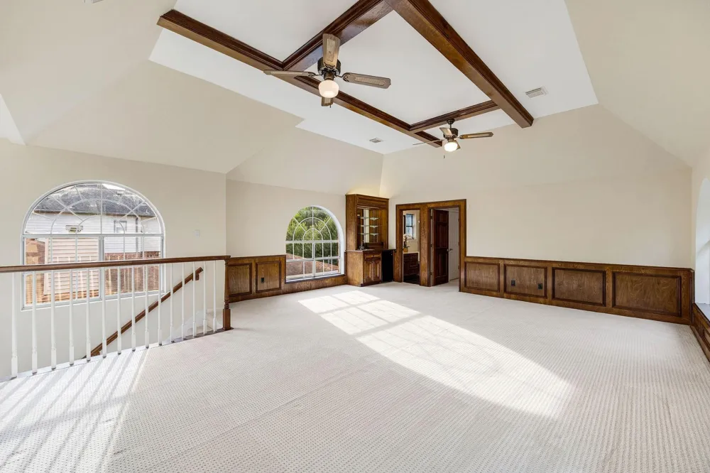 4900 Cedar Street Bellaire, TX 77401