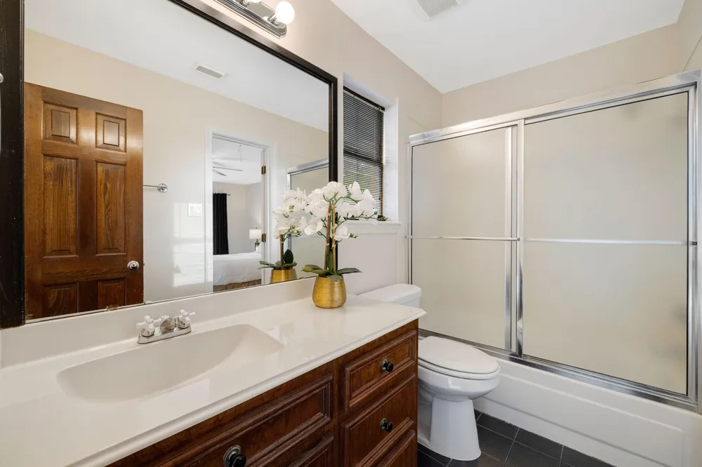 4900 Cedar Street Bellaire, TX 77401