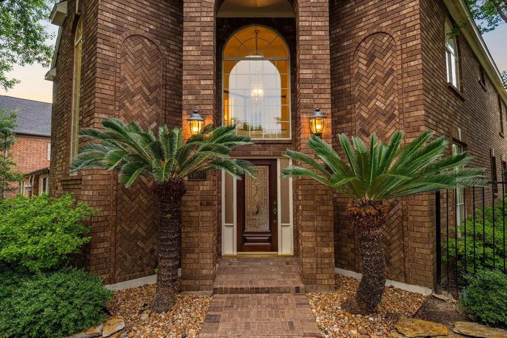 4900 Cedar Street Bellaire, TX 77401