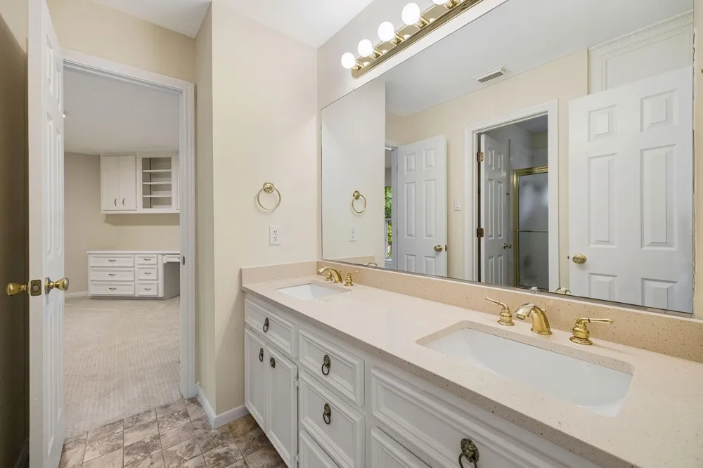 4900 Cedar Street Bellaire, TX 77401