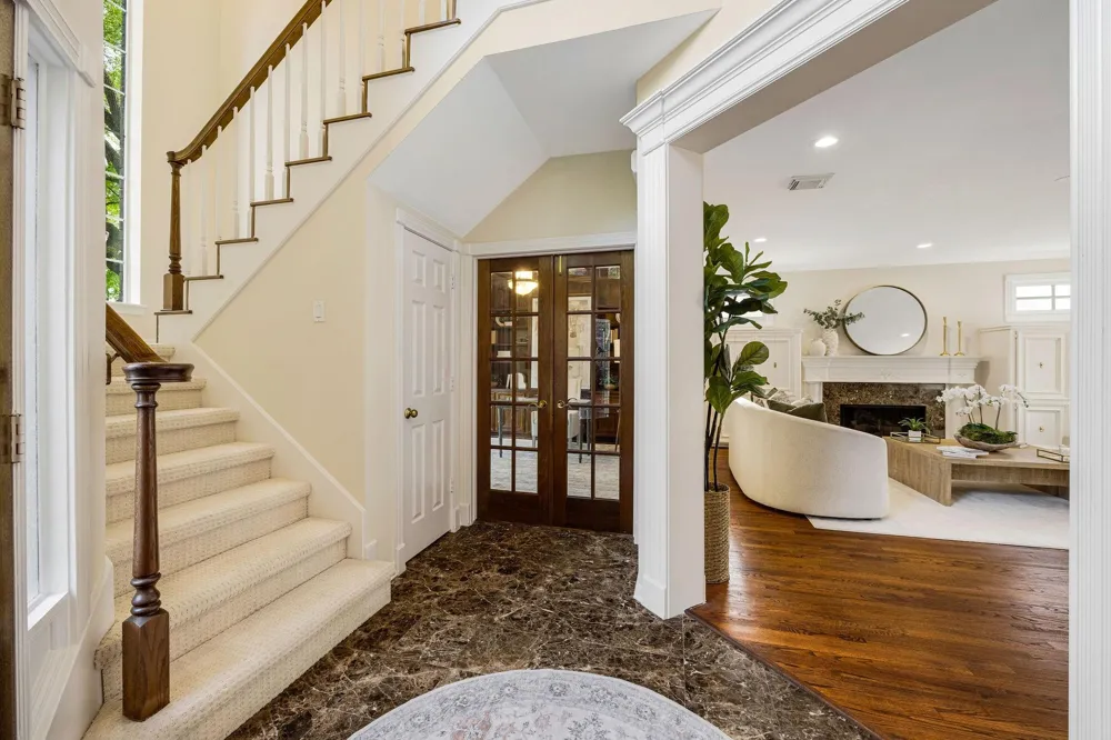 4900 Cedar Street Bellaire, TX 77401