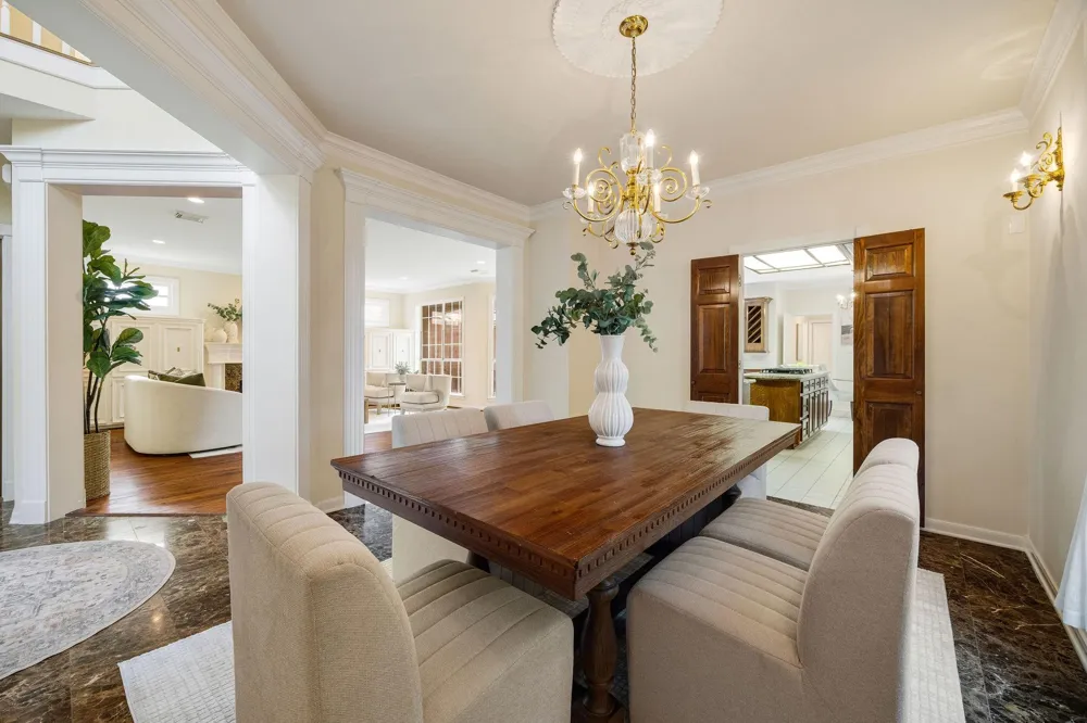 4900 Cedar Street Bellaire, TX 77401