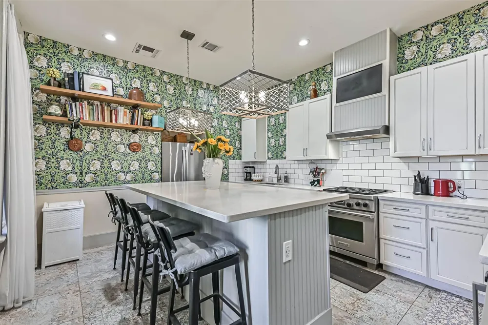 1819 Ball Galveston, TX 77550