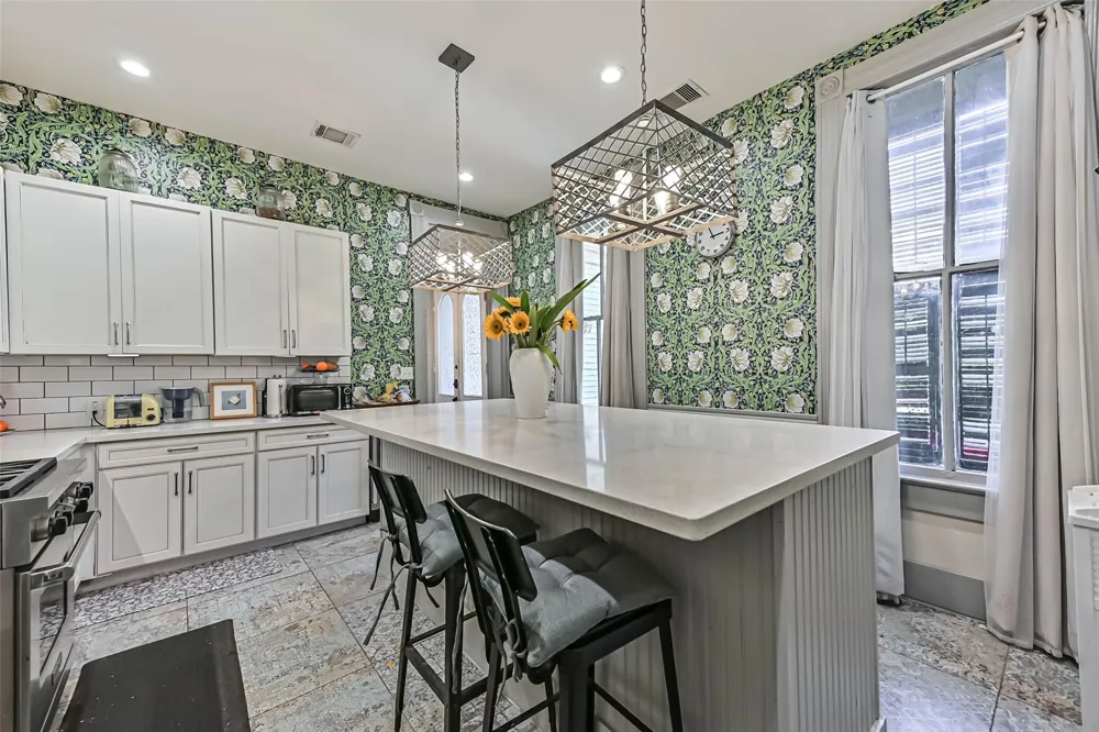 1819 Ball Galveston, TX 77550