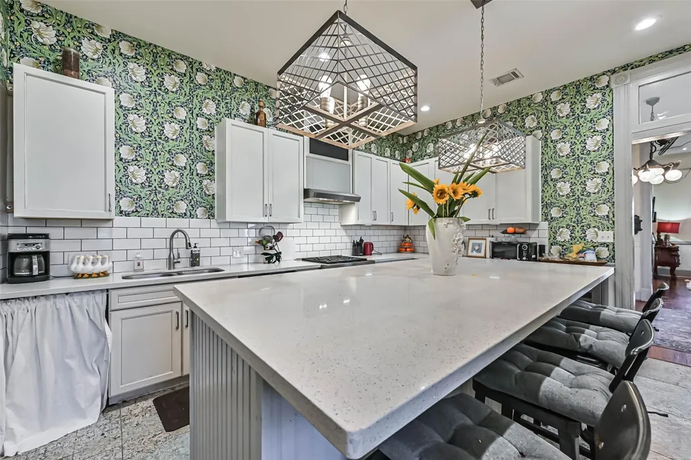 1819 Ball Galveston, TX 77550
