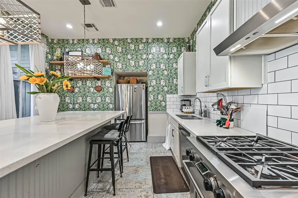 1819 Ball Galveston, TX 77550