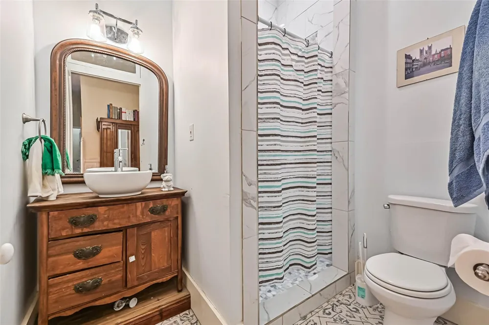 1819 Ball Galveston, TX 77550