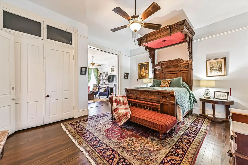 1819 Ball Galveston, TX 77550