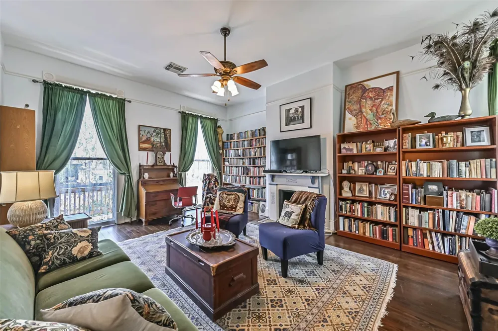 1819 Ball Galveston, TX 77550