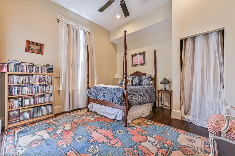 1819 Ball Galveston, TX 77550