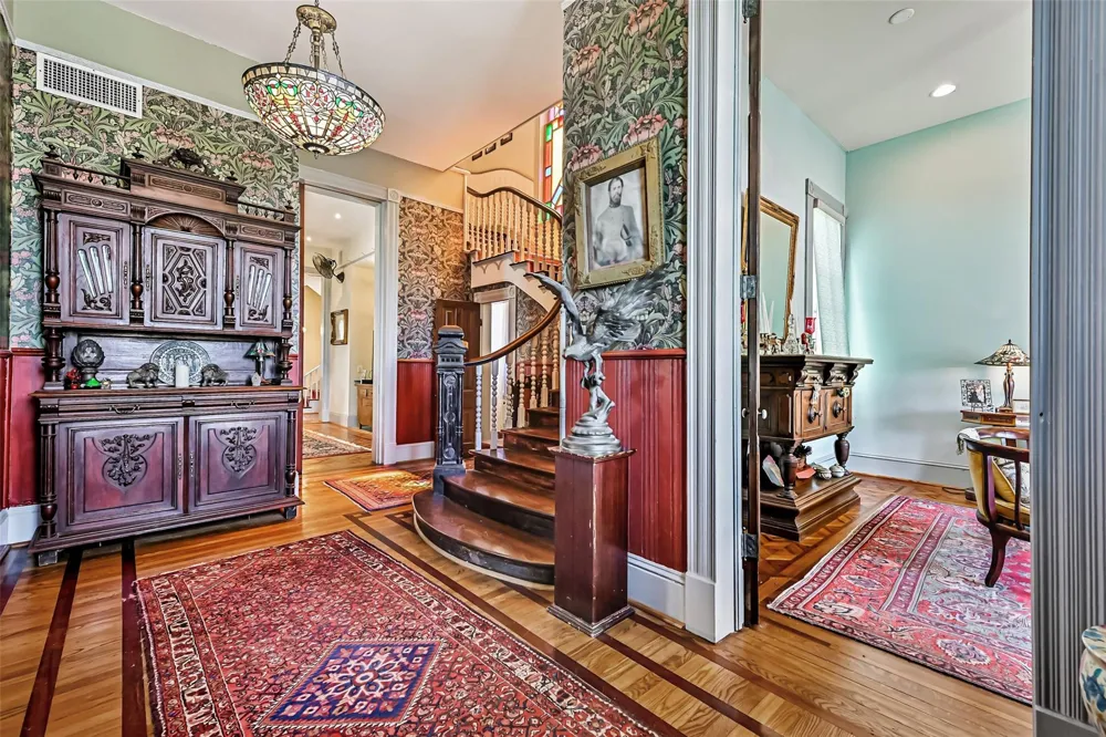 1819 Ball Galveston, TX 77550