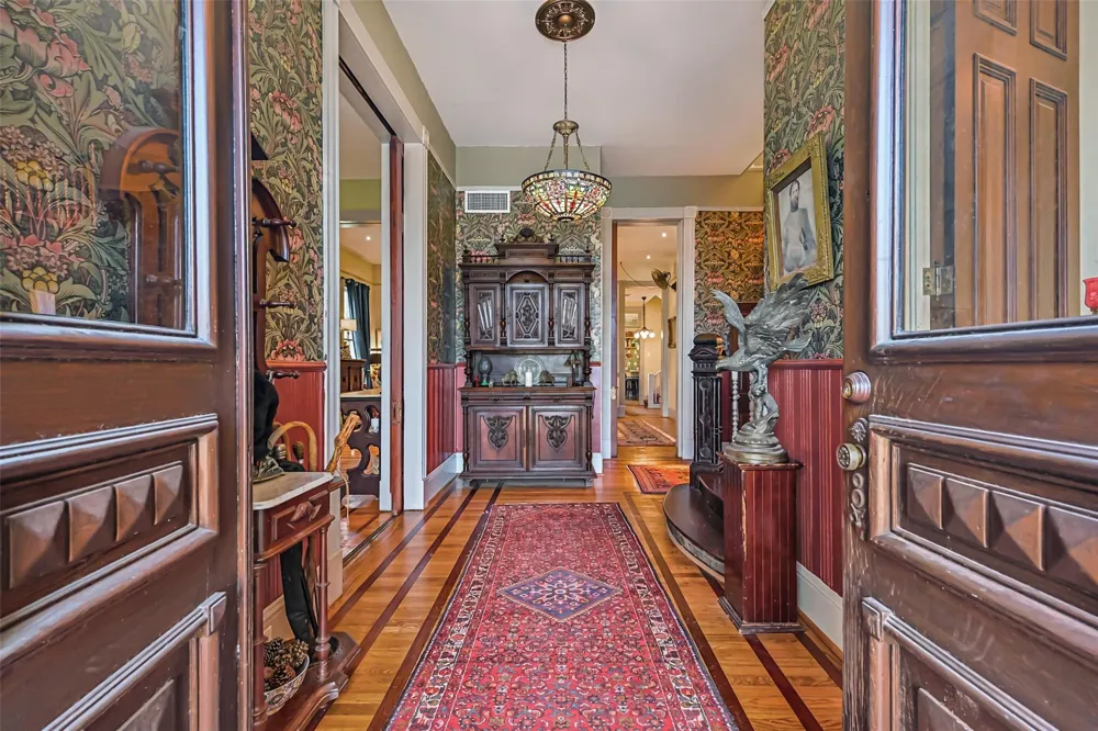 1819 Ball Galveston, TX 77550