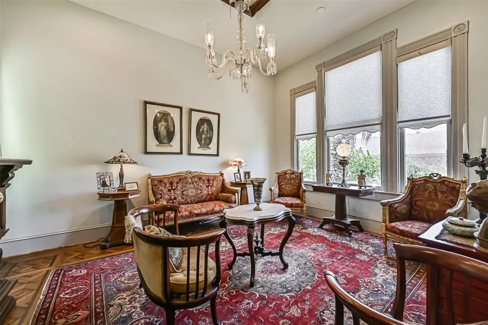1819 Ball Galveston, TX 77550