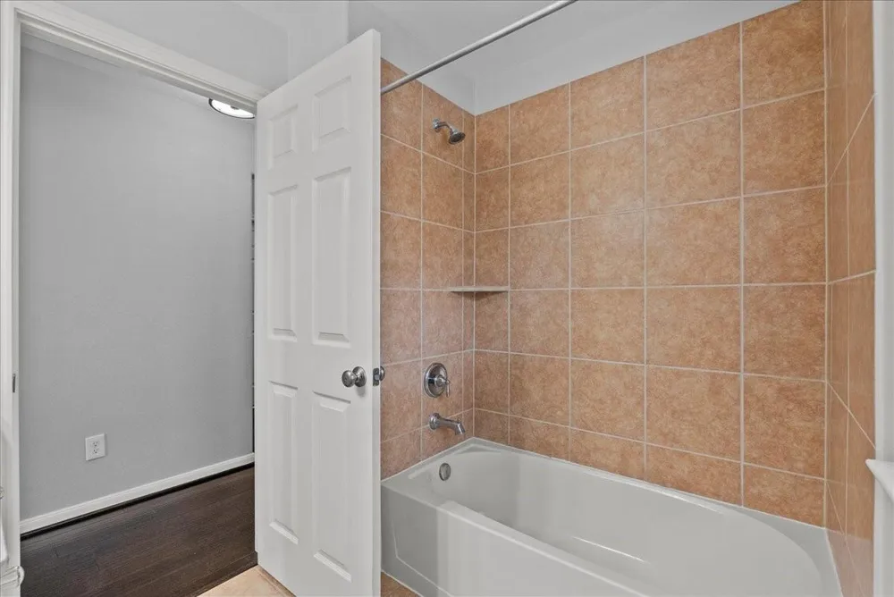 4813 Ladona Court League City, TX 77573