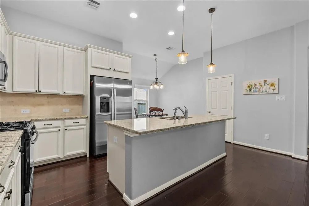 4813 Ladona Court League City, TX 77573