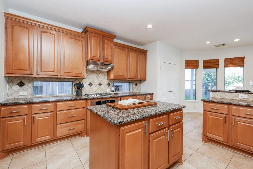 2814 Keagan Falls Drive Manvel, TX 77578