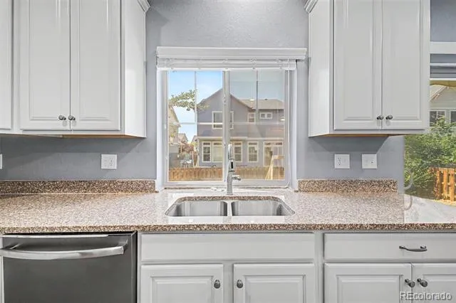 10537 Racine Way Commerce City, CO 80022