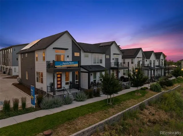 2876 S Machebeuf Denver, CO 80236