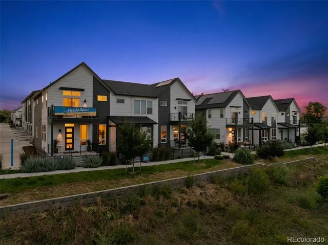 2876 S Machebeuf Denver, CO 80236
