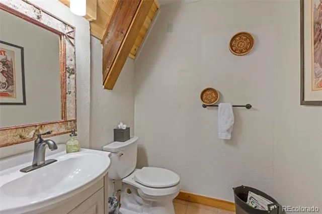 12715 E State Highway 82 Twin Lakes, CO 81251