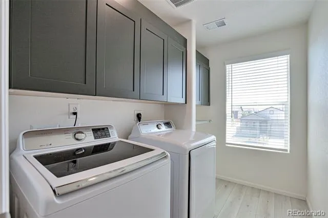 359 Maple Street Bennett, CO 80102