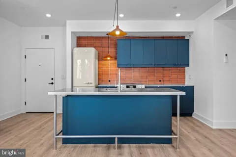 2456 FRANKFORD AVENUE #9