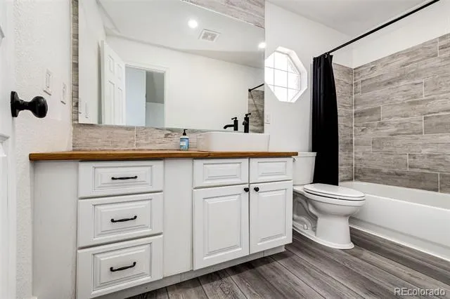 7194 Tenby Way Castle Pines, CO 80108