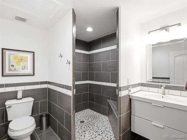 9105 W Bellwood Place Denver, CO 80123