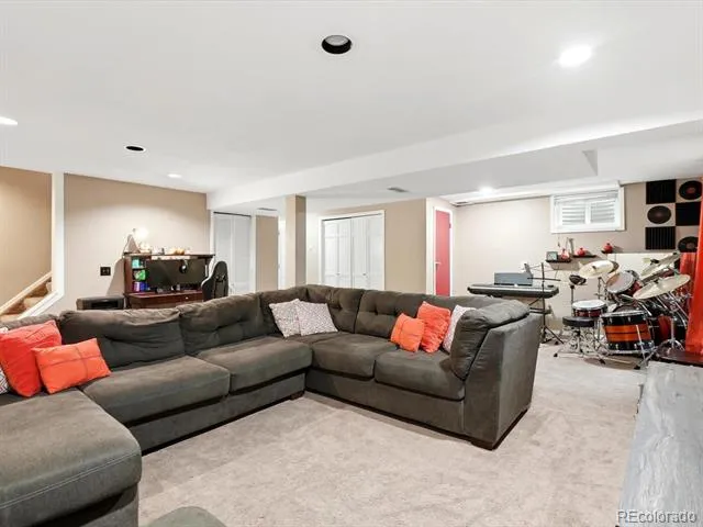 9105 W Bellwood Place Denver, CO 80123