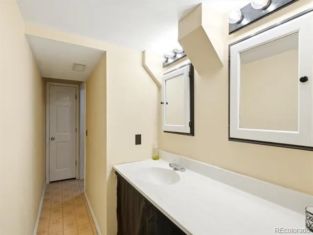 9105 W Bellwood Place Denver, CO 80123
