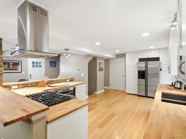 9105 W Bellwood Place Denver, CO 80123