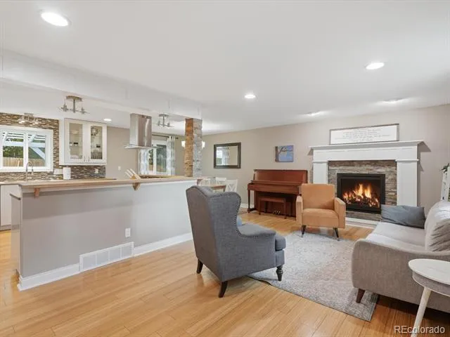 9105 W Bellwood Place Denver, CO 80123