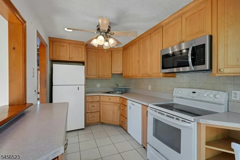 117 Springbrook Trl Sparta, NJ 07871