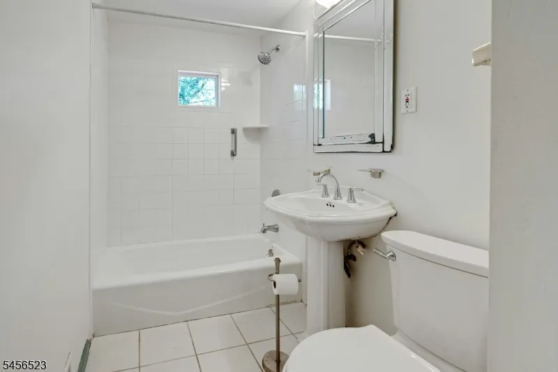 117 Springbrook Trl Sparta, NJ 07871