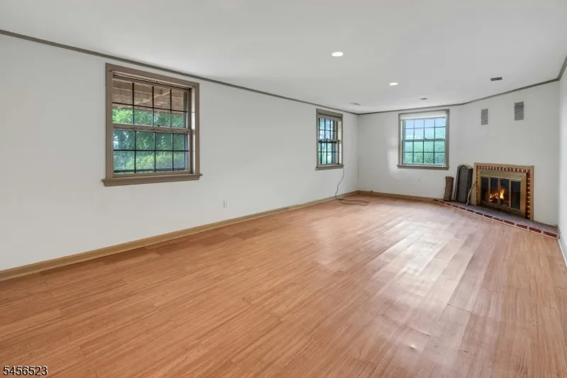 117 Springbrook Trl Sparta, NJ 07871
