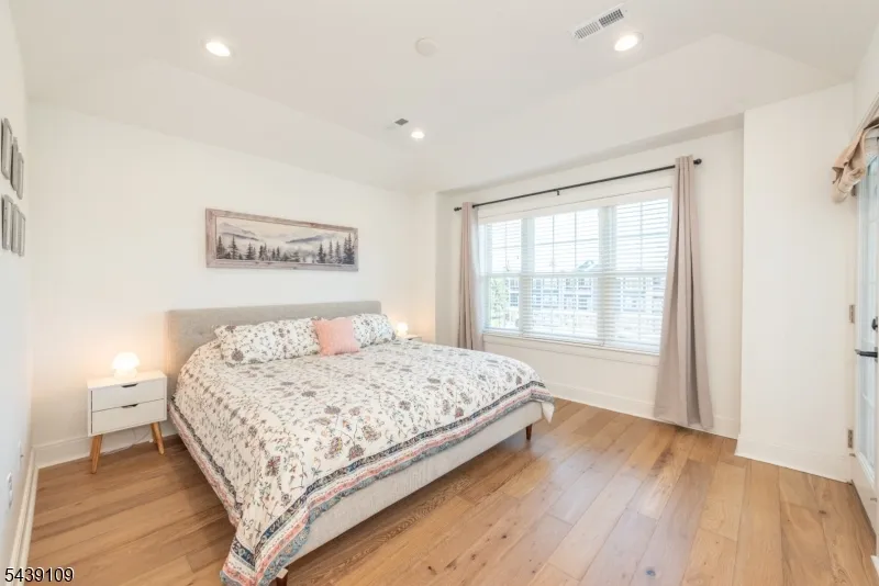 8 Deans Ct #8 Unit 8 Fairfield, NJ 07004