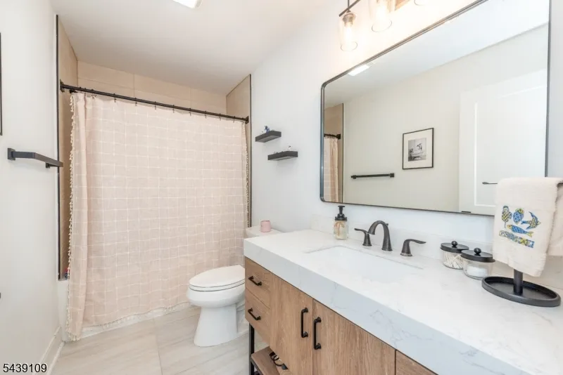 8 Deans Ct #8 Unit 8 Fairfield, NJ 07004