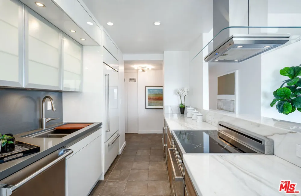 1155 La Cienega Boulevard #508 West Hollywood, CA 90069